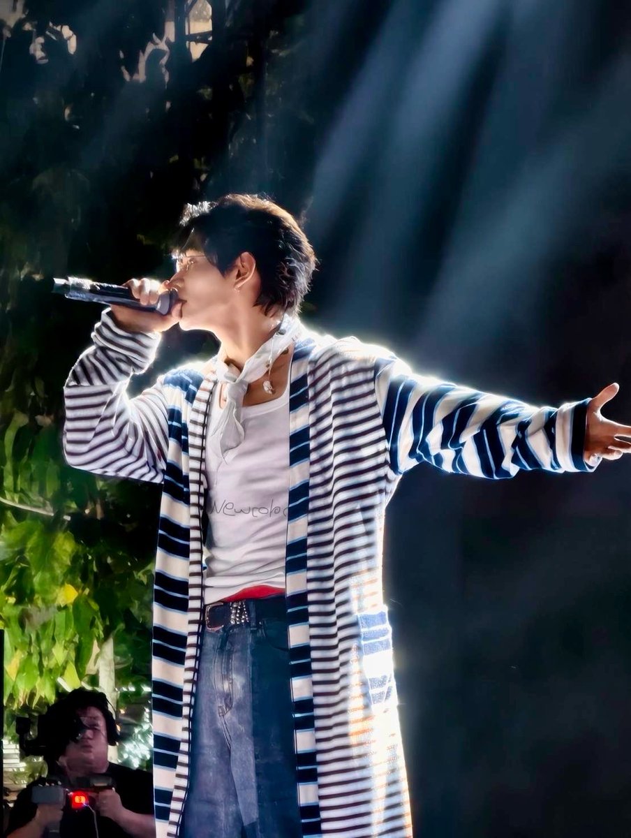 newcolorr tweet media