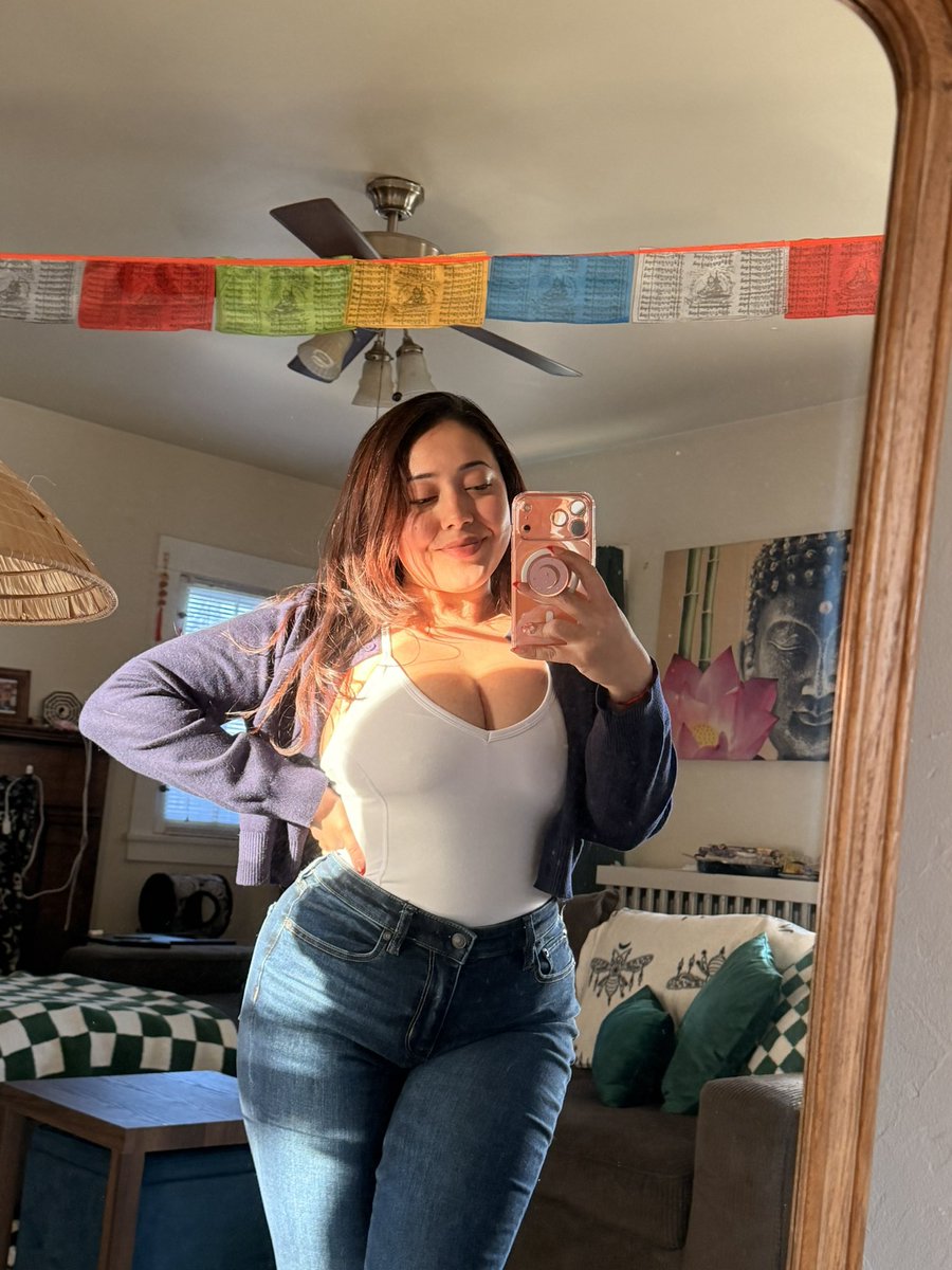 Theaprillester tweet media