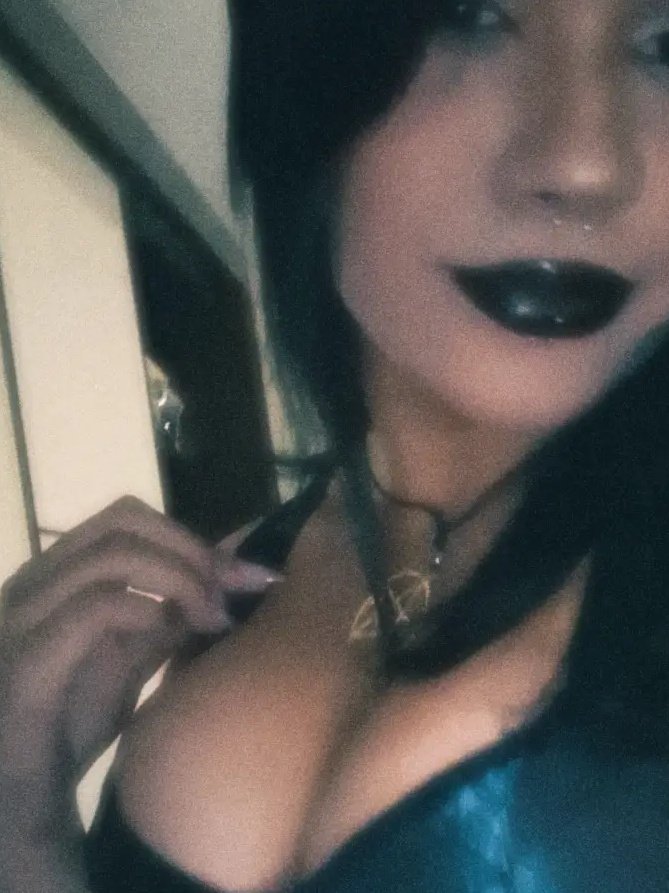 varorubis tweet media