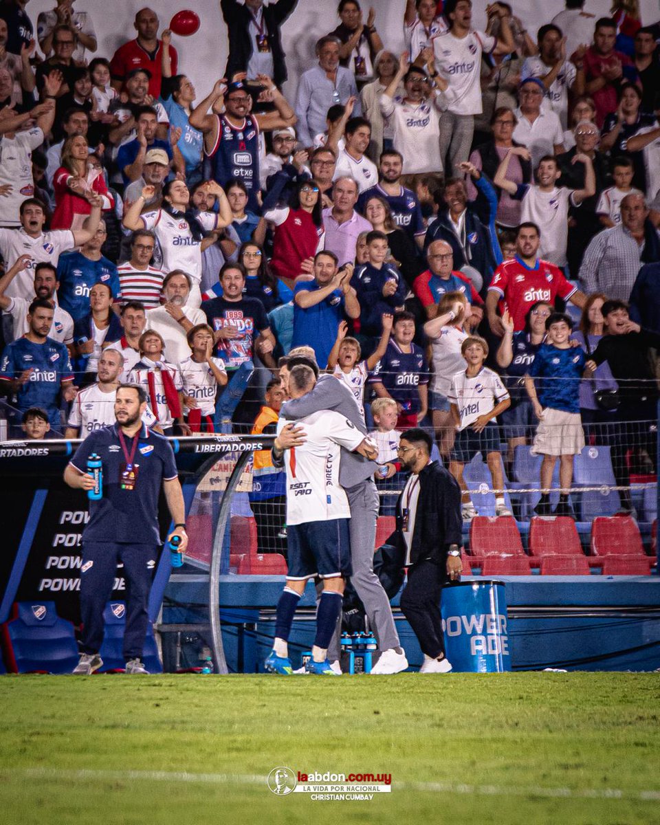 laabdon's tweet image. Gol y abrazo entre el Diente y Bava 

Unidos venceremos 👊