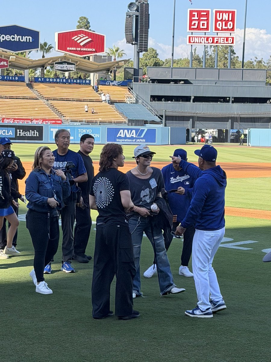 Edward Lewis tweet media