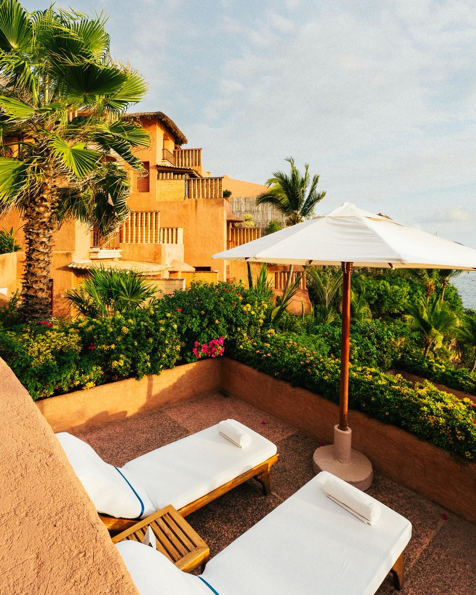 AMHIZAC's tweet photo. Hay lugares que se sienten. ✨
En #IxtapaZihuatanejo te desconectas del mundo y reconectas contigo mismo: la calma, los detalles y la vista al mar crean un refugio que invita a quedarte un poco más.

📸 La Casa Que Canta

#HotelesIxtapaZihuatanejo #ThisIZit #VisitIZ #Zihuatanejo https://t.co/BSs8pA9AEm