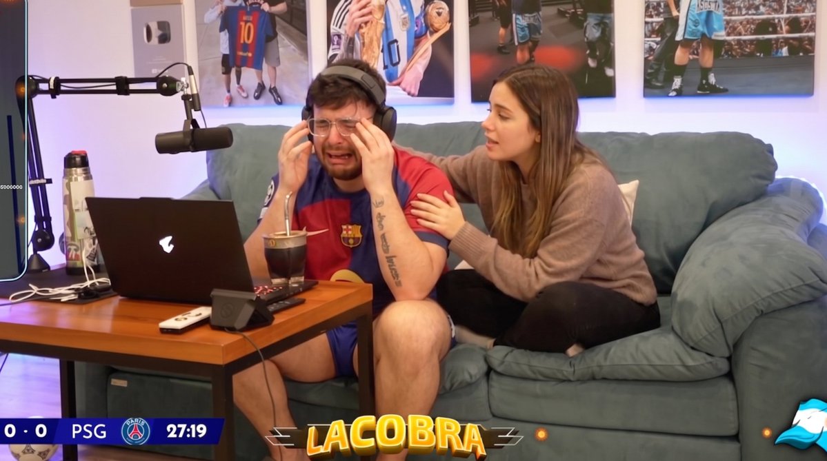 la novia de la cobra por primera vez en stream despues que el barcelona quedara eliminado ❤️‍🩹