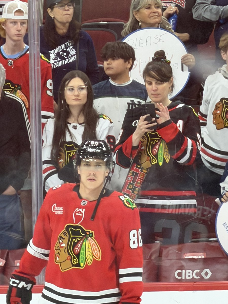 j ⁷⁵ 🏒 tweet media