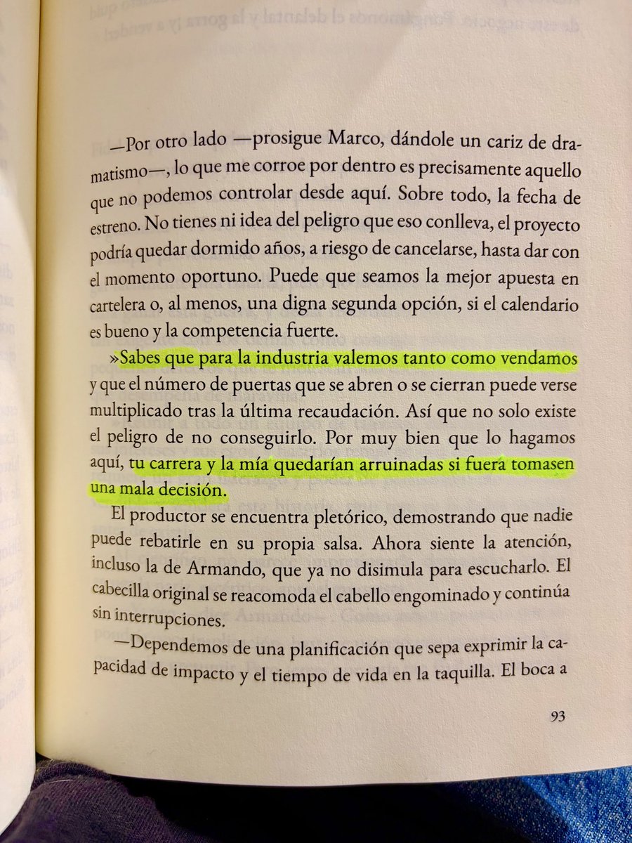 Cementedelibros's tweet image. Vivimos en un mundo que nos mide en cifras. En resultados. En puertas que se abren… o que se cierran.
Brutal reflexión que nos deja @AntonioSLorenzo en su nuevo libro: “Origami: El experimento de metaficción”
#cementeriodelibros
#antoniosanlorenzo
#origami