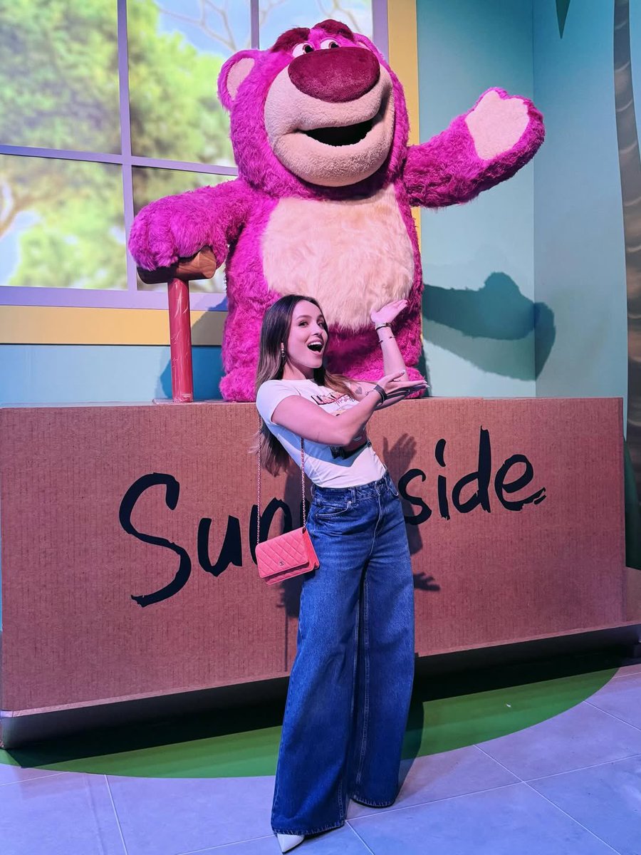 Infos Larissa Manoela tweet media