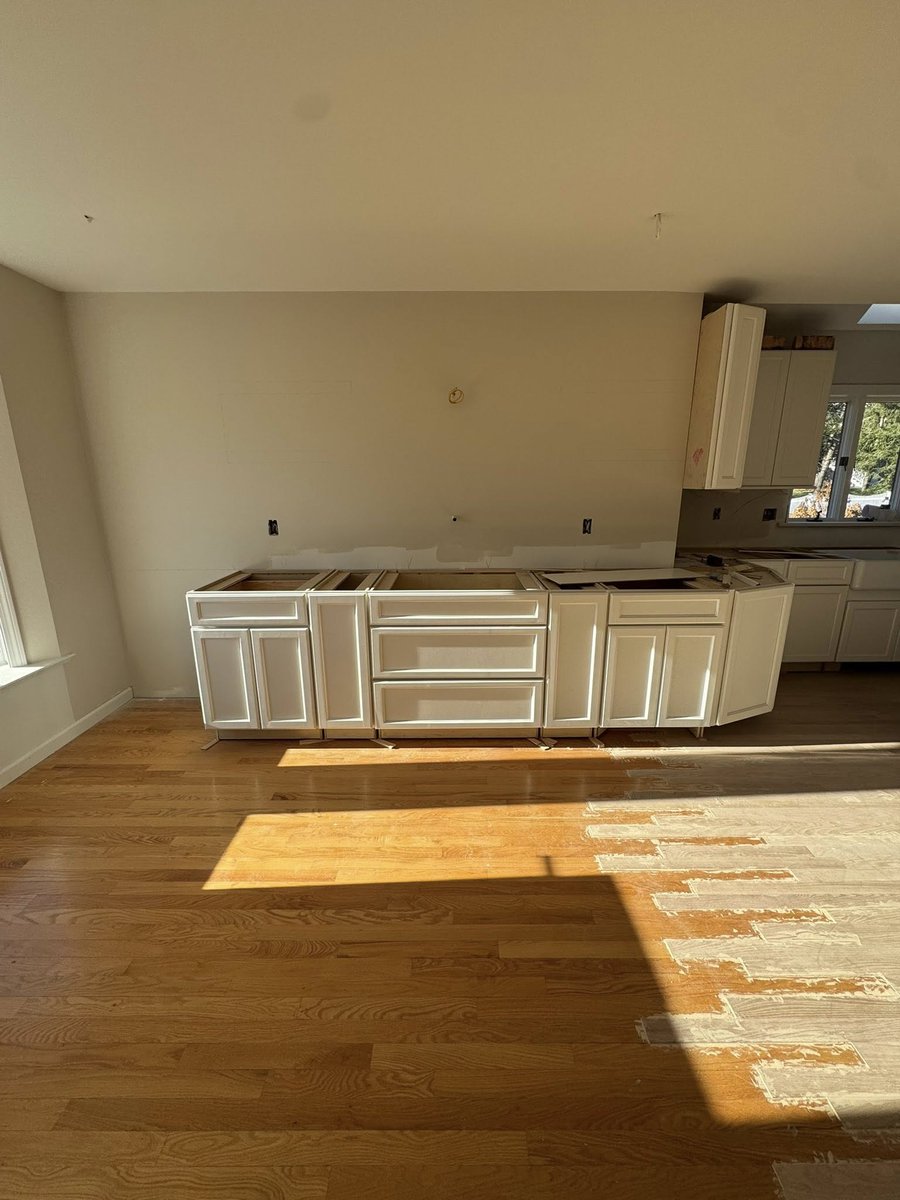 South_BroadPC's tweet image. This kitchen had good bones.
It just needed the right vision. Now it’s open, updated, and actually works for everyday life. ( Stay tuned for more photos ) 😉 #southbroadkitchenbath #kitchendesign #beforeandafter #remodeling #connecticuthomes #ctrenovations #kitchenrenovation