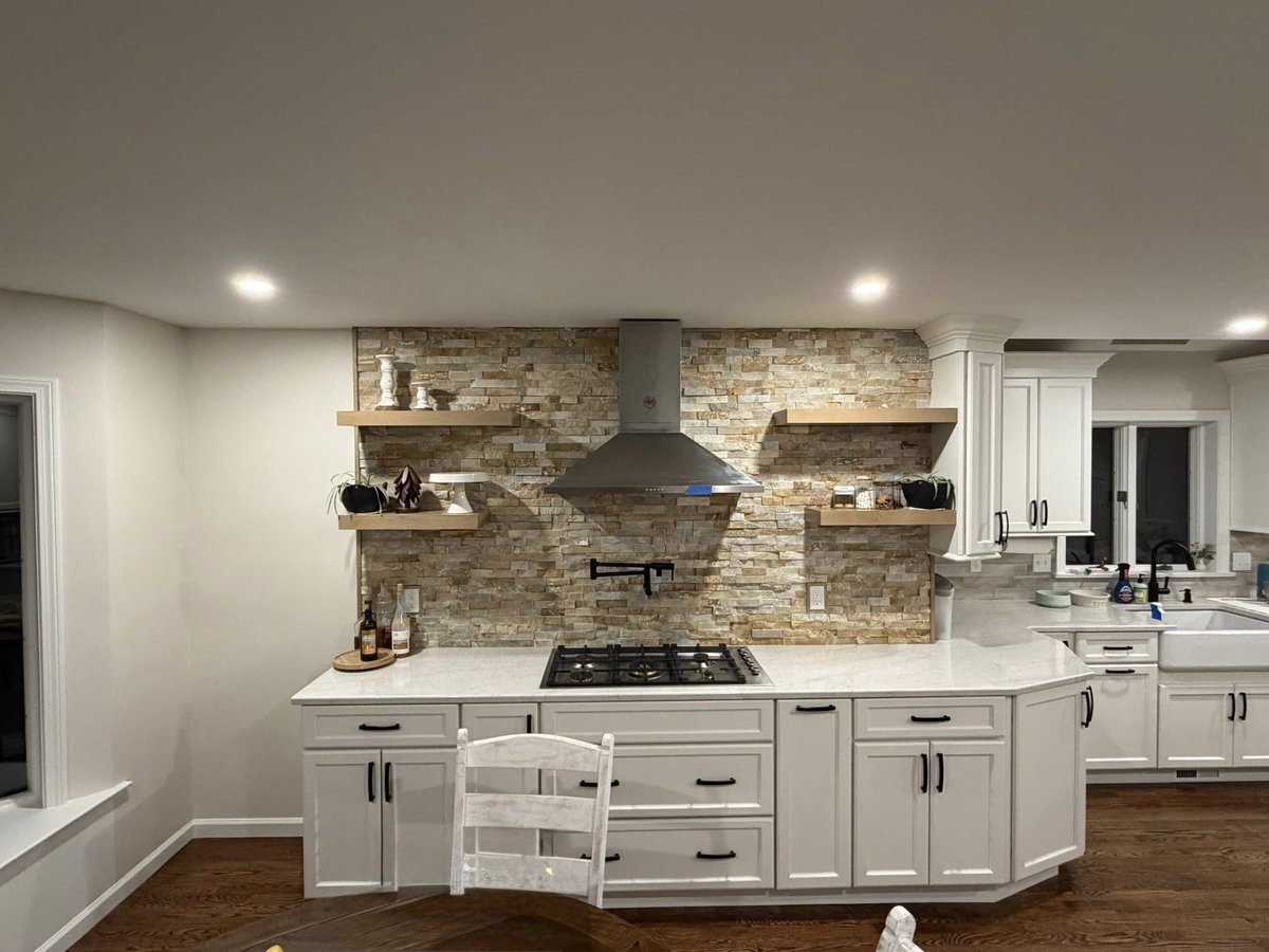 South_BroadPC's tweet image. This kitchen had good bones.
It just needed the right vision. Now it’s open, updated, and actually works for everyday life. ( Stay tuned for more photos ) 😉 #southbroadkitchenbath #kitchendesign #beforeandafter #remodeling #connecticuthomes #ctrenovations #kitchenrenovation