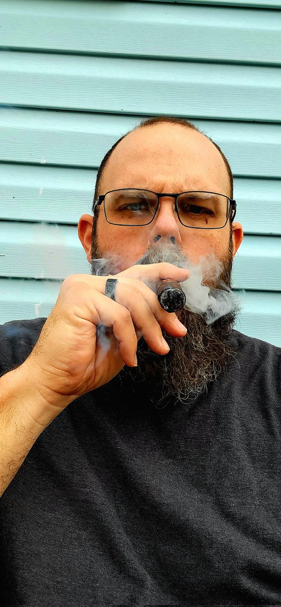 timothy_guay's tweet photo. Rocky Patel DBS

VITOLA: Robusto 
SIZE: 5" 1/2 x 50

ORIGIN: Nicaragua 
FACTORY: TaviCusa (Tabacalera Villa Cuba S.A.)

WRAPPER: Mexican San Andreas 
BINDER: Nicaraguan and Pennsylvania Broadleaf
FILLER: Honduran and Nicaraguan Broadleaf

STRENGTH: Medium-Full https://t.co/haakMermAW