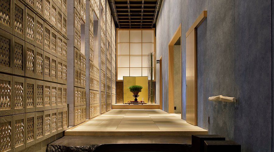 BrightNomad's tweet image. HOSHINOYA Tokyo is a luxury ryokan-style hotel, offering a contemporary interpretation of a traditional Japanese inn in the heart of Tokyo. One of the most beautiful design hotels in Tokyo!
tripadvisor.tpk.lu/NfV2qkiD
⭐
#interiordesign #designhotel #designer #japan #Japanese  #tokyo
