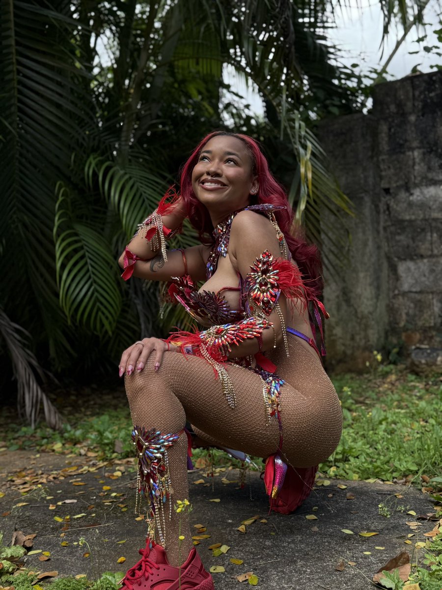 morgannew_'s tweet image. home and happy 🇯🇲🤞🏽 #jamaicacarnival2026 with #genx