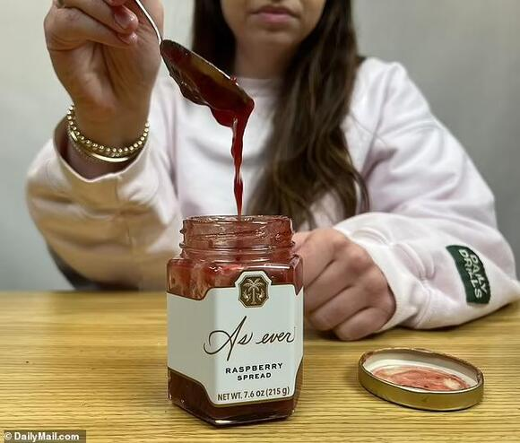 lady_doi's tweet image. The Suss Exes' Australian Tour - Day Two Schedule

Harry
- Visiting the Western Bulldogs football club with the Movember charity. AFL HQ were NOT informed or invited - and they're pissed!
- Flying to Canberra to do military stuff at the War Memorial
- Flying back to Melbourne