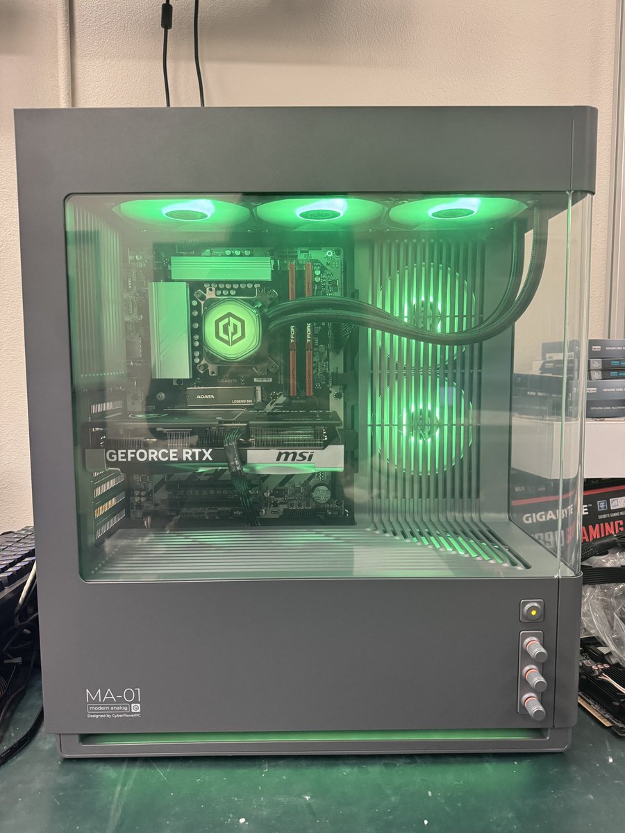 CYBERPOWERPC's tweet image. Which color would you pick?🤔 #cyberpowerpc #pcgaming