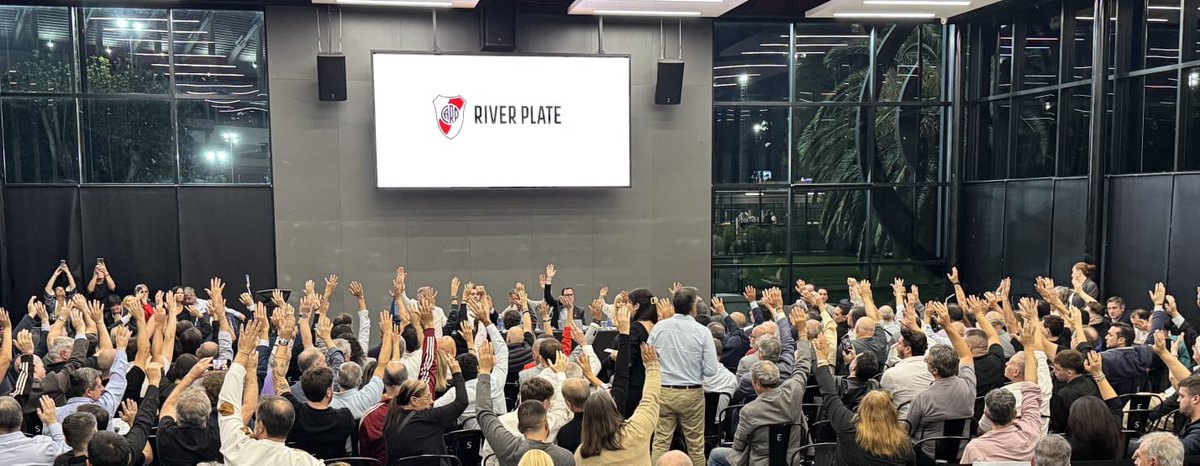 𝙈𝘼𝙓𝙄 tweet media