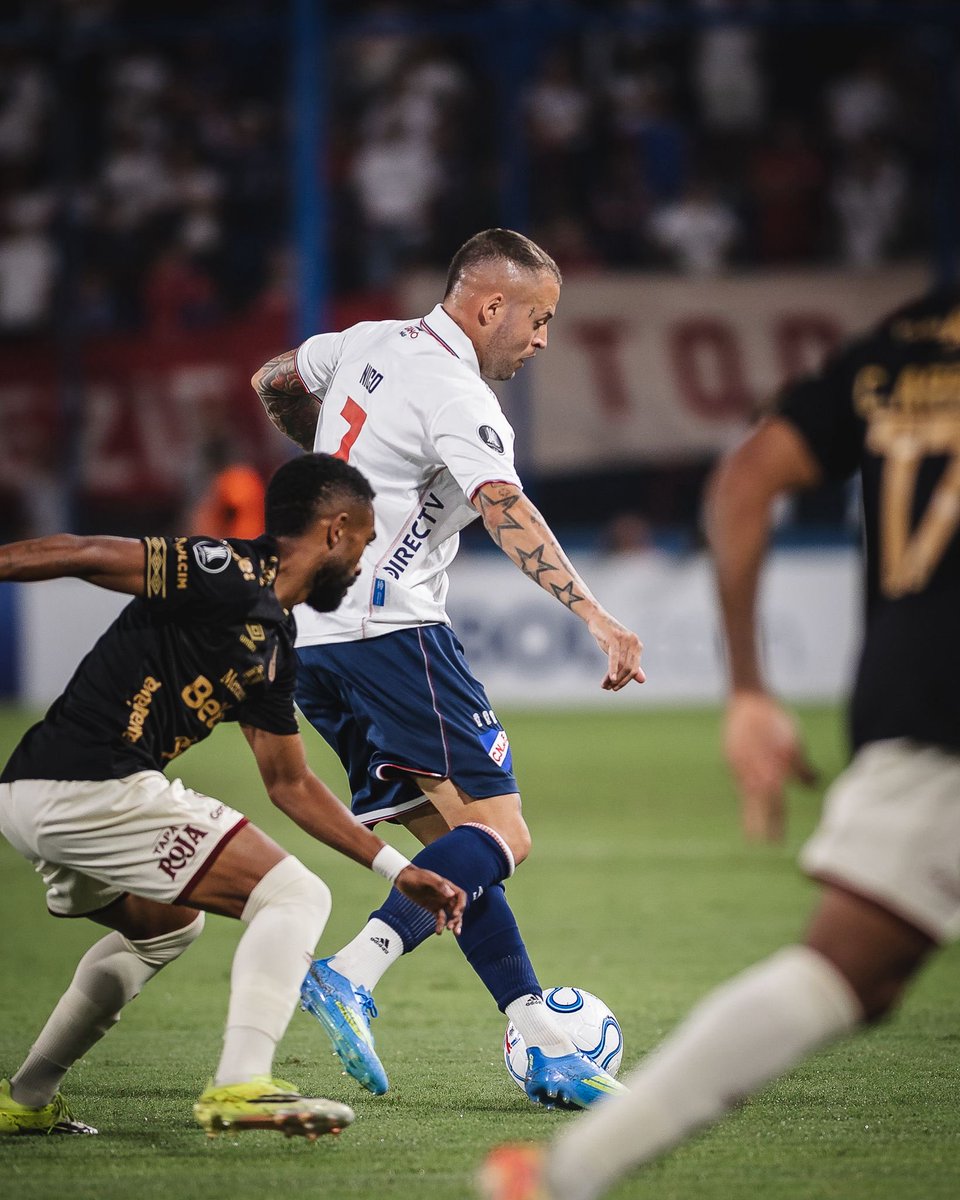 Conmebol libertadores, Nacional logró su primera victoria de local. 

Nacional con goles de Gómez, Coates y López venció 3-1 a Deportes Tolima en el Gran Parque Central. 

El tricolor lidera el grupo B con cuatro puntos en dos presentaciones.

📷 @mathiasandradeph