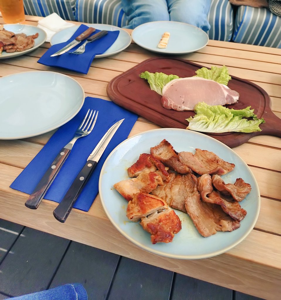 7QZ6zozKf8IfxbG's tweet image. ベースゲートで誕生日おめでとう🎉
3階のバーベＱへ
入場料金１人2000円
私達の他にお客様はいない
納得　　飲み放題アルコール&amp;amp;ソフトドリンクお得感あるでしょけど・・

横浜市庁舎を残して耐震工事を施してホテルとして貸している？らしいけど

#ベースゲート
#ヨコハマ