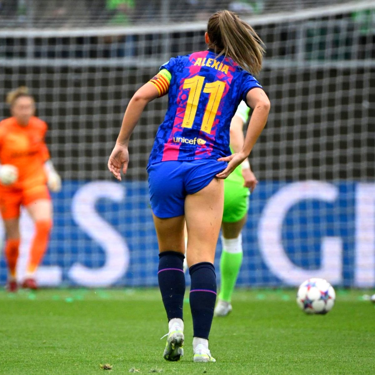 siren crave tweet media