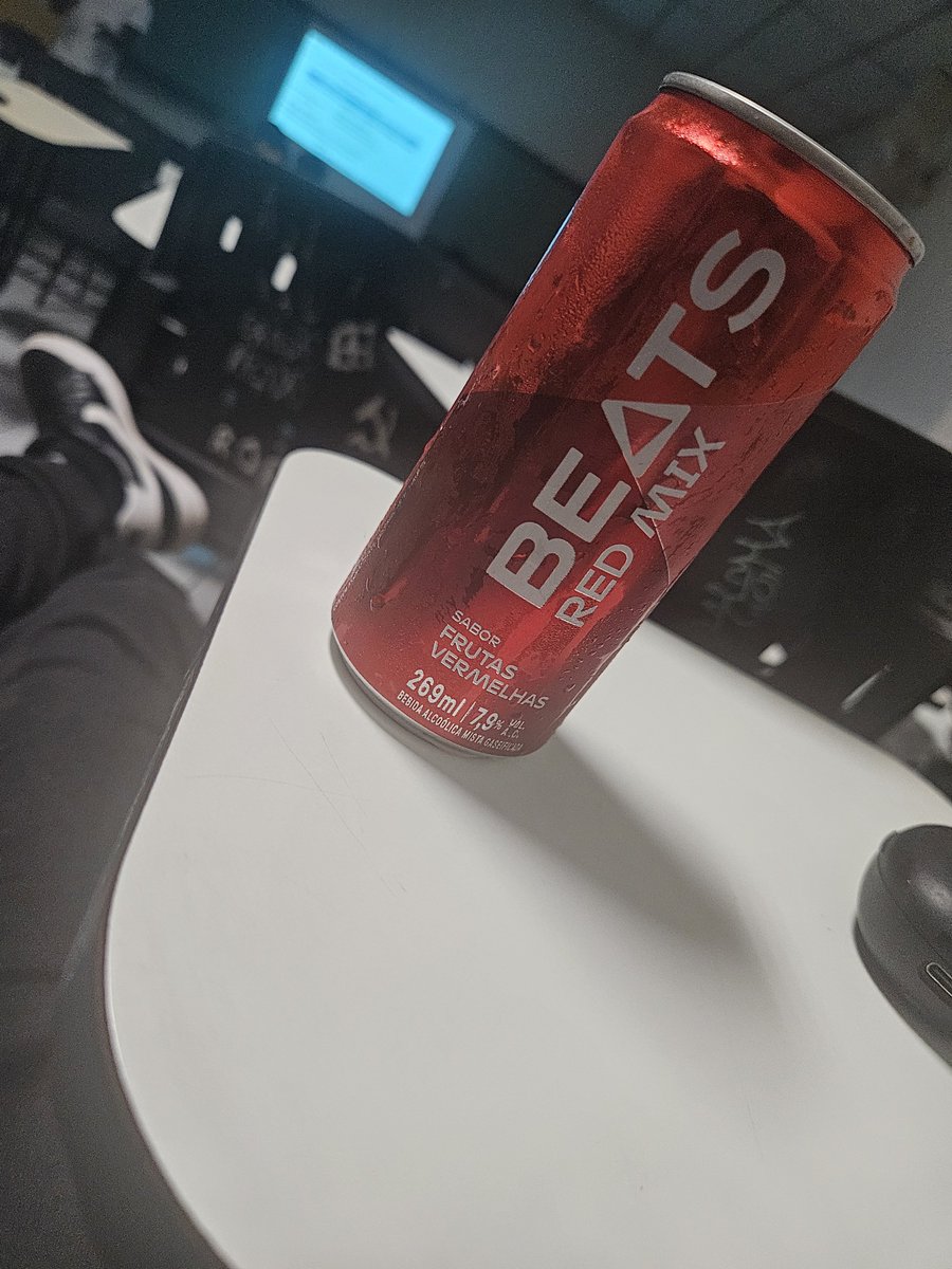 slapacween tweet media