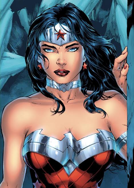 Señores, yo entiendo que un fancast que   ( la verdad no sé porque) todos compartían, pero creo que es mejor una actriz que vaya más con el personaje. Y si la altura es muy importante.