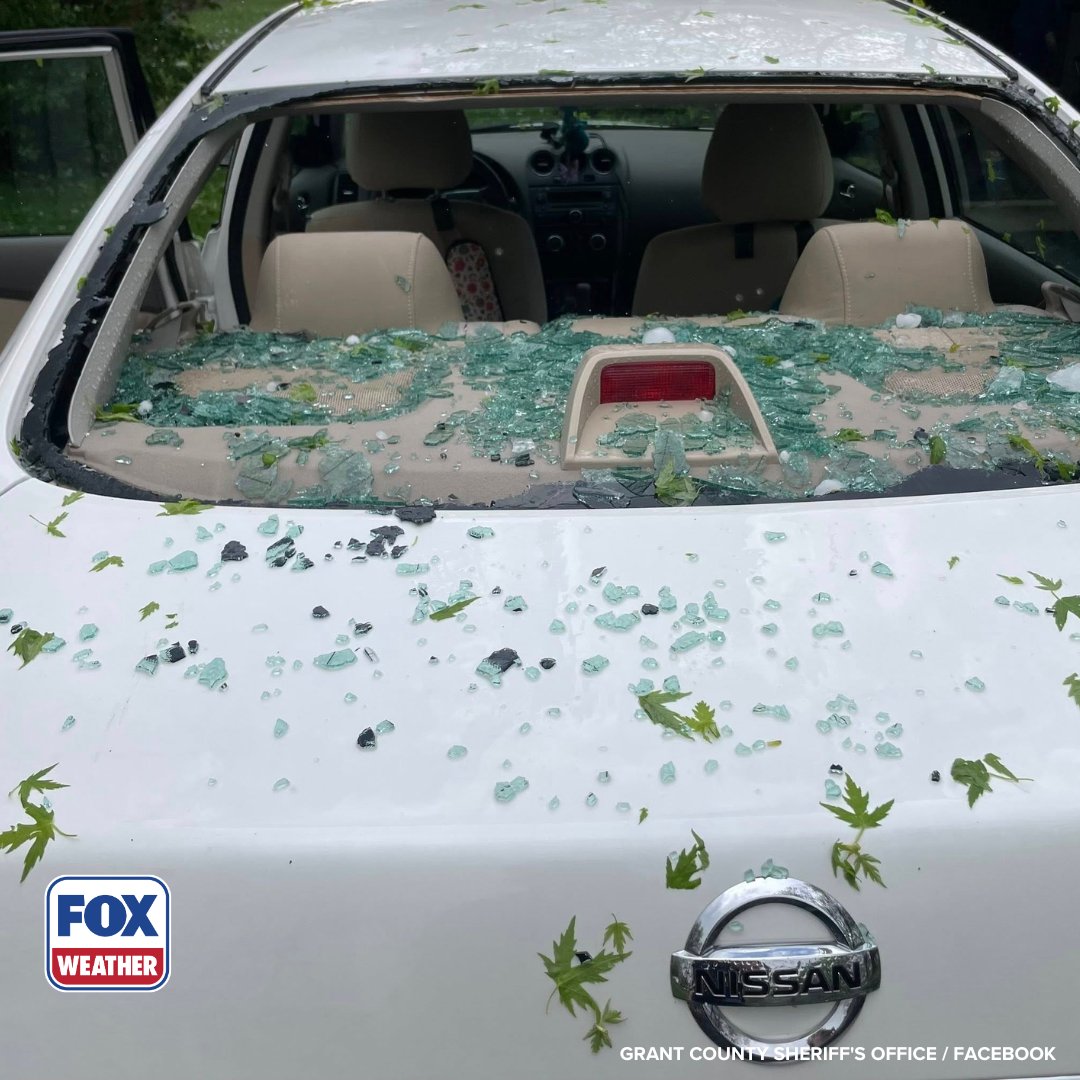 foxweather's tweet image. SMASHING ‼️: Residents in Sweetser and Marion, Indiana, took a beating this evening after severe storms dropped damaging hail throughout the region.

#Indiana #Severewx #Hail #FOXWeather