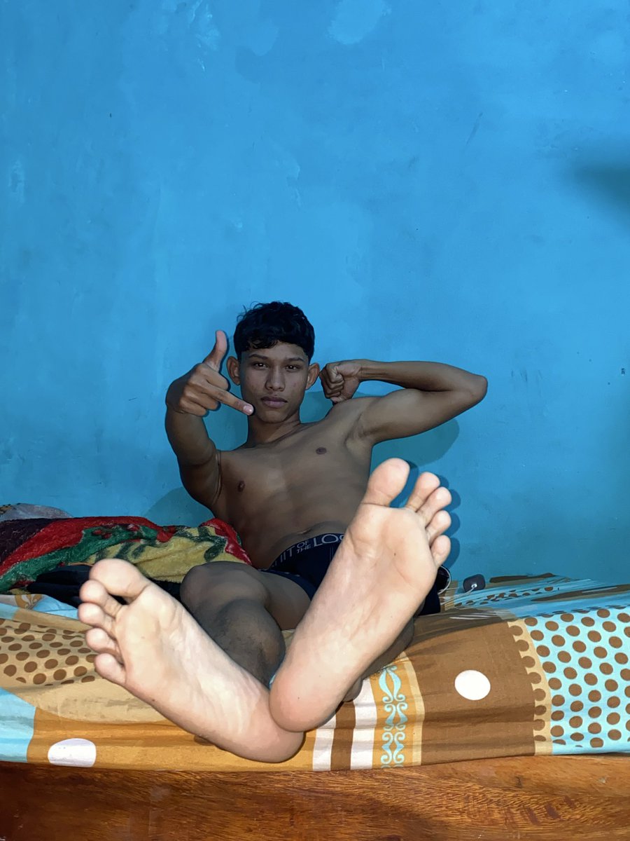 HCandresss's tweet photo. Wata chudai🤤🦶🔥👿
#findom #feetfetish
@morrochacal @footmastersRTS
@piesmasculinosf @slave_here @rt_feet @RT4MastersBR2 @MASTER_UPDATES @nick_gtwb @MASTERS_PROMOS @trusted_alphas @PatonesF @AlphaMaleWorld1 @findomfan420 @SoumisArdent @Ladsrack https://t.co/3Sm8GiMm4V