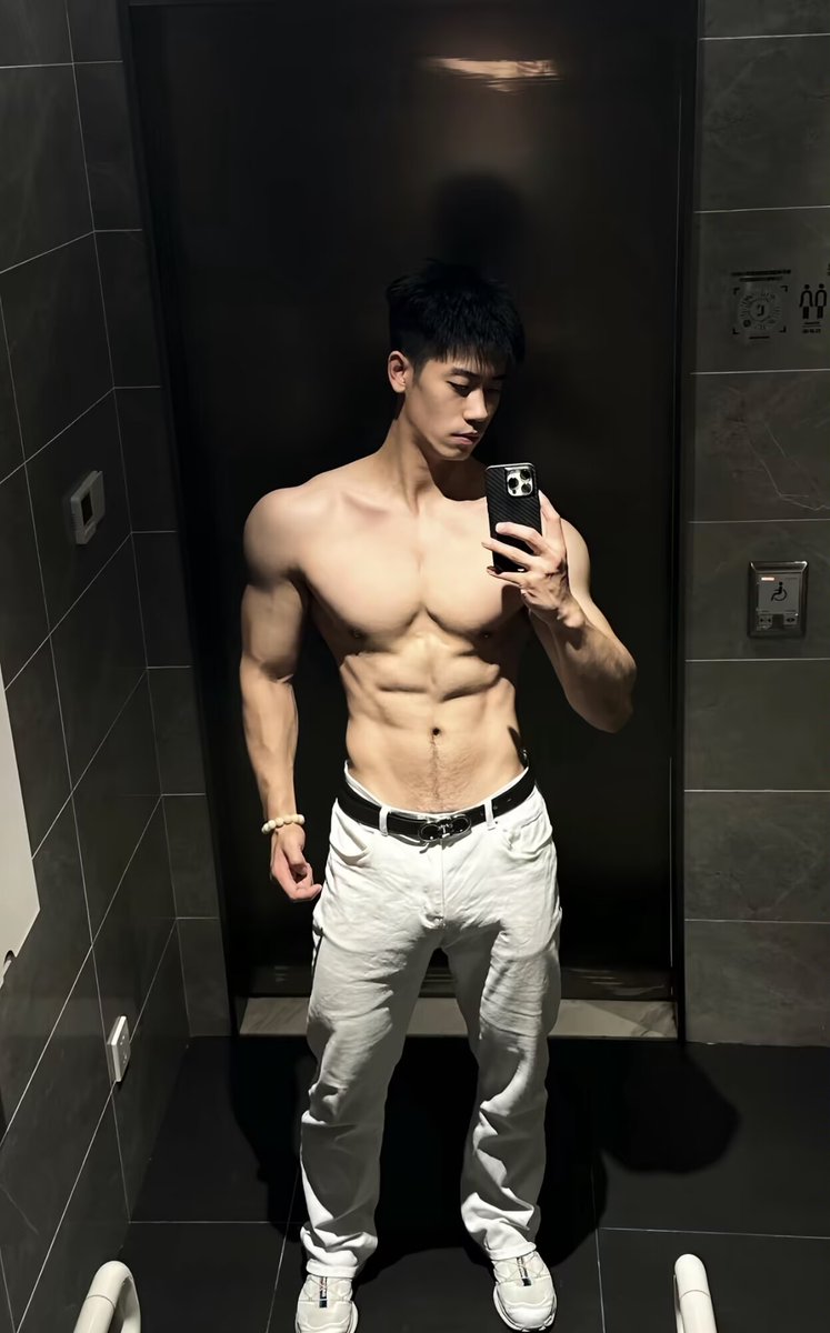 同嘉男模连锁 tweet media