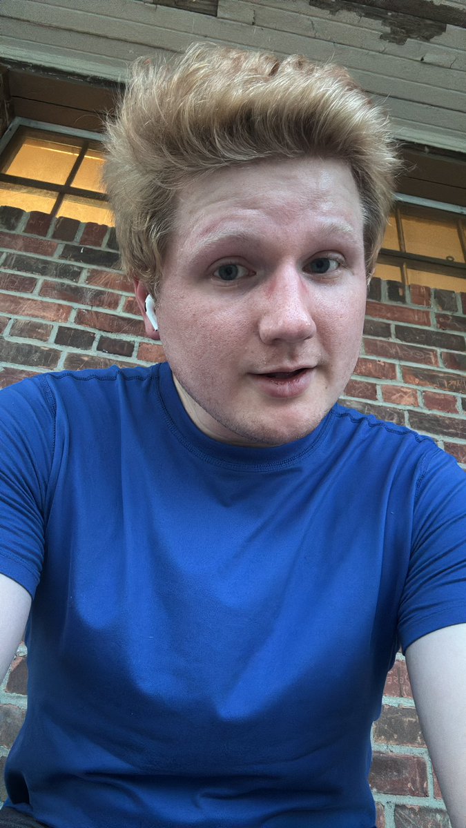 Chace9834's tweet photo. More than halfway through another 5 miles
Send strength my friends ๐
#5miles #run #ughhhhhh https://t.co/rcCaMtBJS2