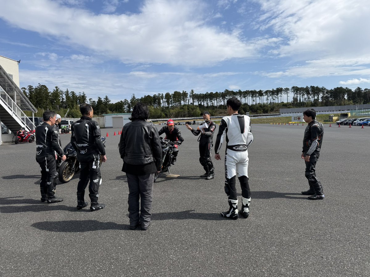 トライアンフ東京ベイ tweet media