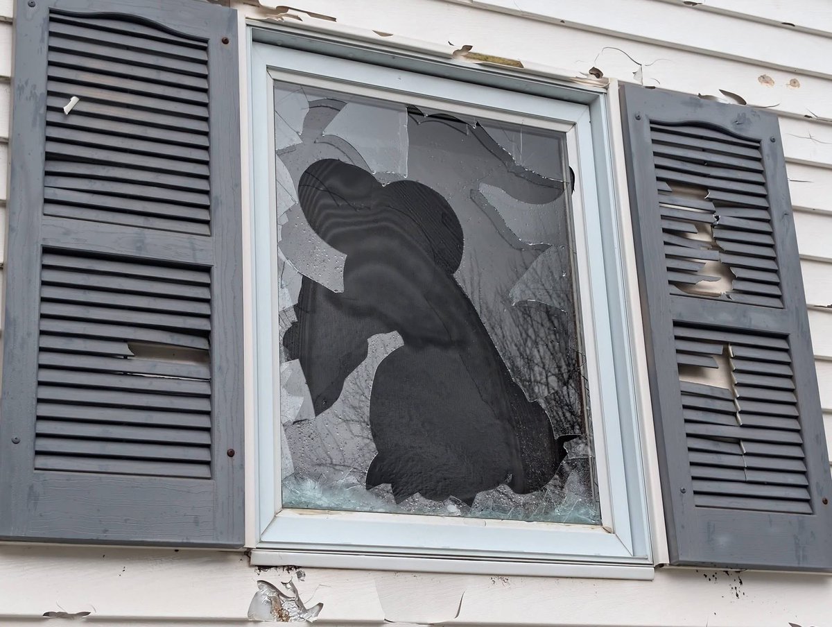 RandomHeroWX's tweet image. Hail damage in Westby, WI. #wiwx
📸: Jansen Vanlin