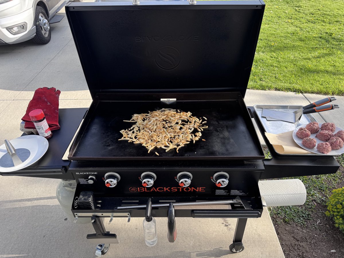 Tiny | B tweet media