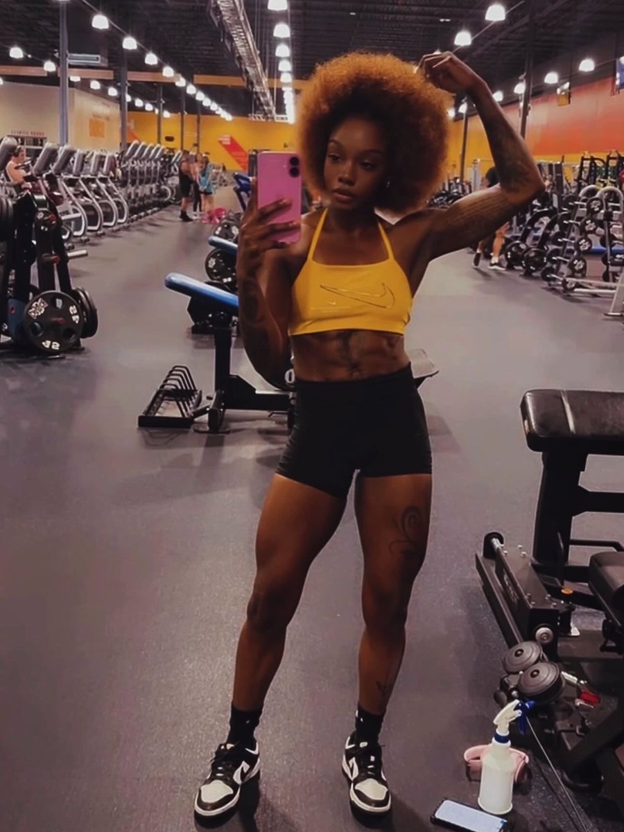 Berniebuckets1's tweet photo. Updating “ HER” gym bae https://t.co/xi1IcEwFeS