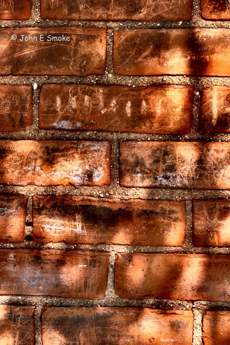 JohneeeSmoke's tweet image. #bricks