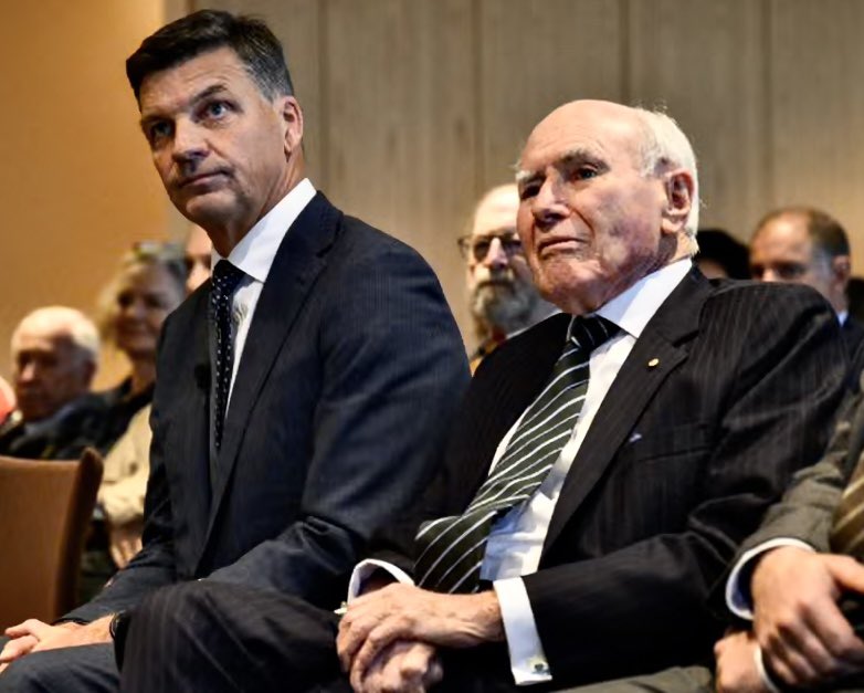 Peter Cronau tweet media