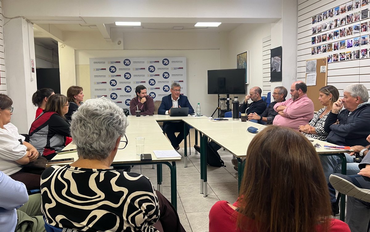 fepreco's tweet photo. 🫂 Recibimos a @jdiazalmeida en Coordinación Nacional de @Progresistas76 

Conversamos sobre:
1️⃣ Lavado de Activos y los cambios que permiten más control y menos posibilidades de lavar dinero.
2️⃣ Ministerio de Justicia, necesaria reforma para consolidar Instituto Reinserción (INR), Fiscalía General (FGN), Defensoría, Secretarias de derechos humanos, Junta Transparencia, y otros organismos.
3️⃣ Código del Proceso Penal y sus reconsideraciones y cambios para mejorar y volver a tener un código consistente.
4️⃣ Además conversamos de muchas otros hechos de contexto como por ejemplo Cardama, la gran estafa de patrulleras oceánicas al Estado Uruguayo que realizó el gobierno de Lacalle Pou.