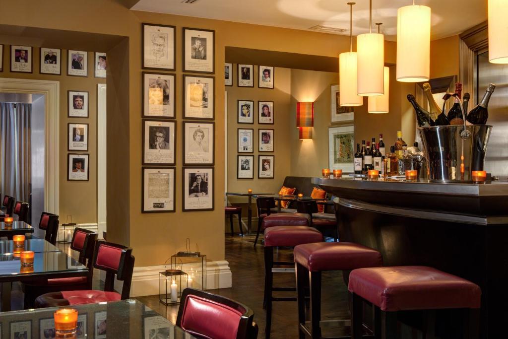 euro_tour's tweet image. ❤泊まってみたい『🇧🇪ベルギーの #豪華ホテル✨』
➡euro-tour.co.jp/luxury-hotel/b…
ブリュッセル「ホテル・アミーゴ」　グランプラスの角にある人気の5つ星ホテル。エレガントな客室、近代的な設備、ジム、受賞歴のある美しい歴史的な雰囲気が漂うレストランを提供♪ #HotelAmigoBrussels #Brussels