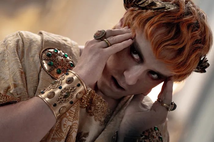 piercedqueer1's tweet photo. one thing about jq is he’s going to wear a wig and chunky rings https://t.co/2AvGHazxvb