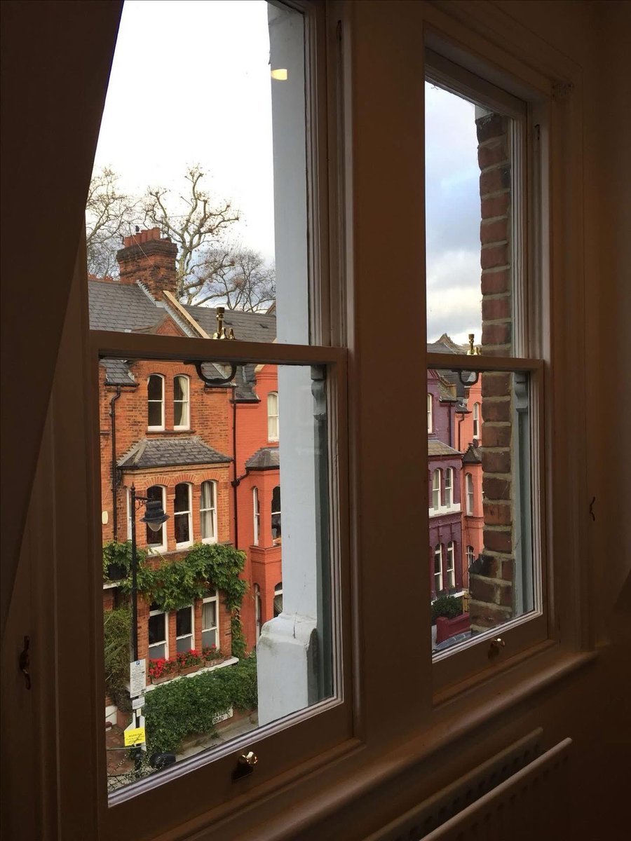 BarnsburyCo's tweet image. Looking out through newly installed double glazed sash windows, set within carefully restored original box frames.  

A respectful upgrade for a London listed home, where every detail matters.  

#ListedBuilding #SashWindows #HeritageRestoration #PeriodProperty #LondonHomes