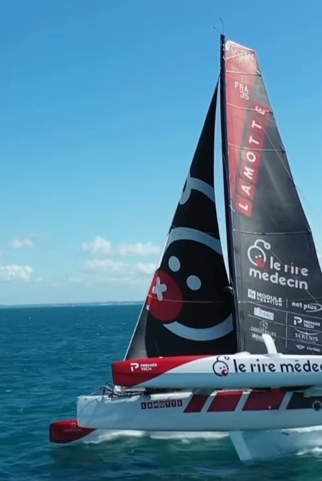 UltimBoat's tweet image. #Ultime #OceanFifty #Convoyage
UpWind, après une escale le week-end dernier à Portimao, a fait son entrée en Méditerrané et progresse au large de Catagène.  Lazare arrive à Gibraltar, Le Rire Médecin va passer le cap Finisterre cette nuit, Wewise et Elevest suivent