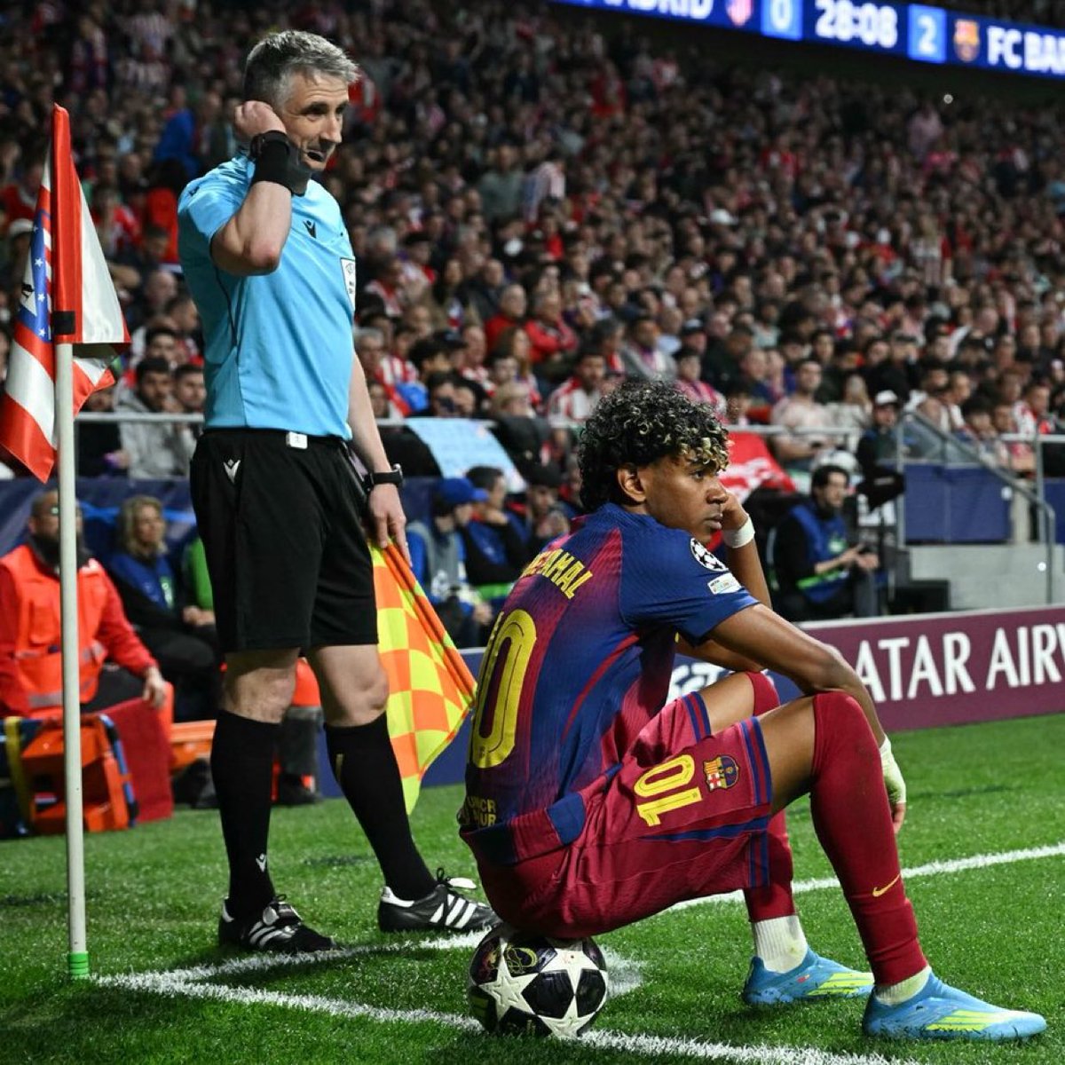 Que jugador extraordinario que es Lamine Yamal. No anuncia nada de lo que va a hacer: simplemente lo hace, y con una calidad que pocos futbolistas tienen

Analizarlo a través de estadísticas es irrelevante.