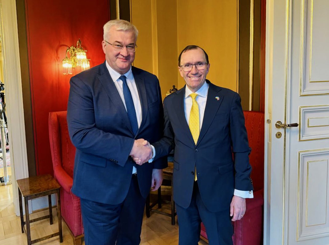 As part of President @ZelenskyyUA’s visit to Norway, I met with Ukraine’s true friend, my Norwegian colleague <a href="/EspenBarthEide/">Espen Barth Eide</a>.

We agreed that today’s visit marks an important step toward the development of a strategic partnership between our countries. 

I expressed our sincere