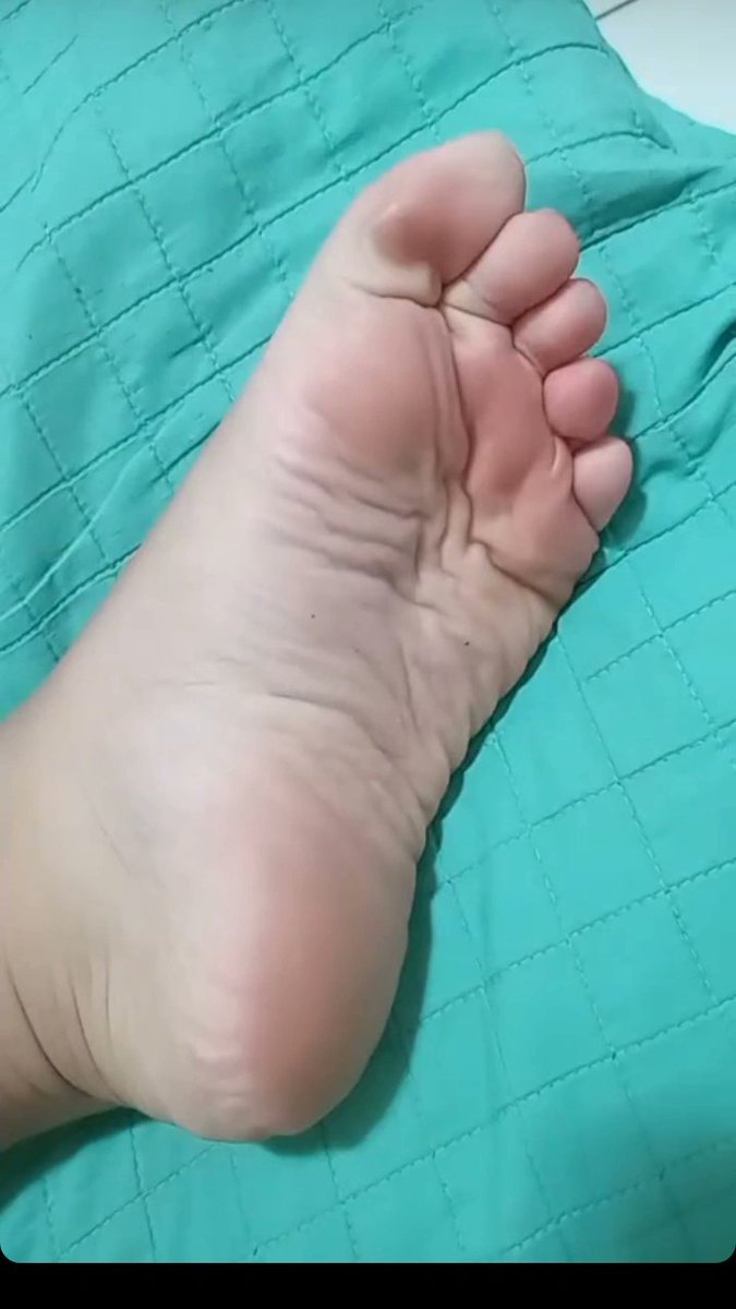 Deusa Lilly tweet media