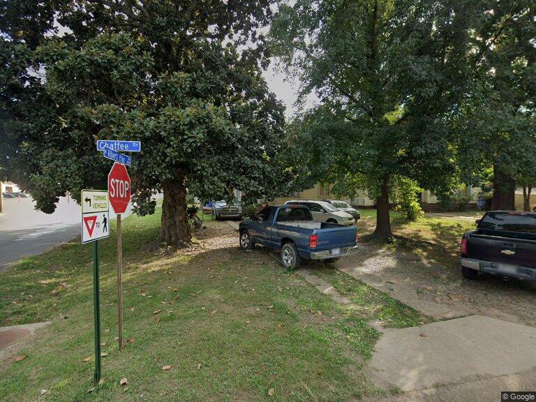 ArOkTxNm1's tweet image. $32,700 -2026
4120 Chaffee Dr, Fort Smith, AR 72904
2beds 1baths  792sq ft  
My folks rented this house in 1954 and 1955 when I was in the 2nd and 3rd grade-- I spent a lot of time climbing the Magnolia tree that is still there next to the street -- Amazed we are both still