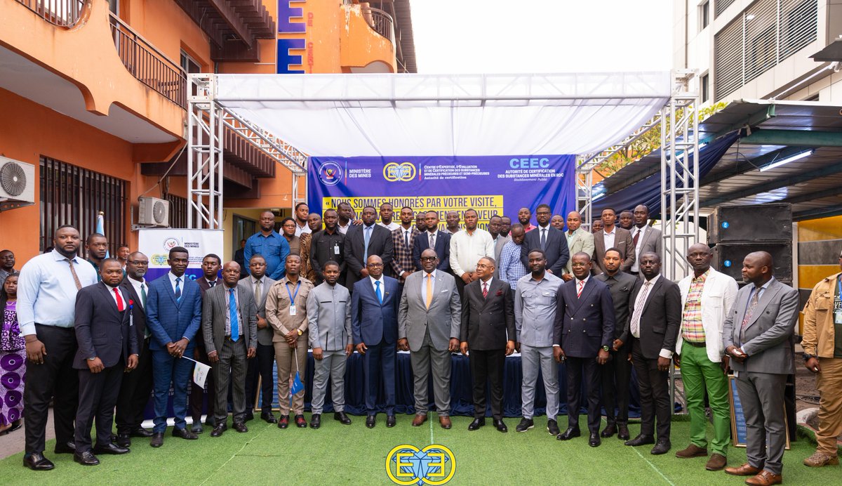 ceecrdc's tweet photo. Le Ministre des Mines, son Excellence Louis WATUM KABAMBA a effectué une visite de travail à la Direction Générale du Centre d'Expertise, d'Evaluation et de Certification des Substances Minérales Précieuses et Semi-précieuses (CEEC), Autorité de Certification, ce mardi 14 avril 2026.
A son arrivée, il a été accueilli par le Président du Conseil d’Administration KALEMBA NKASHAMA Dave, le Directeur Général MUAMBA KANYINKU Freddy ainsi que l’ensemble du personnel.
Au terme de cette visite, le Ministre a exprimé sa pleine satisfaction, saluant la qualité du travail accompli par le Centre et réaffirmant son engagement à accompagner le CEEC dans sa noble mission.
#ceec #mines #RDC @MinMinesRDC