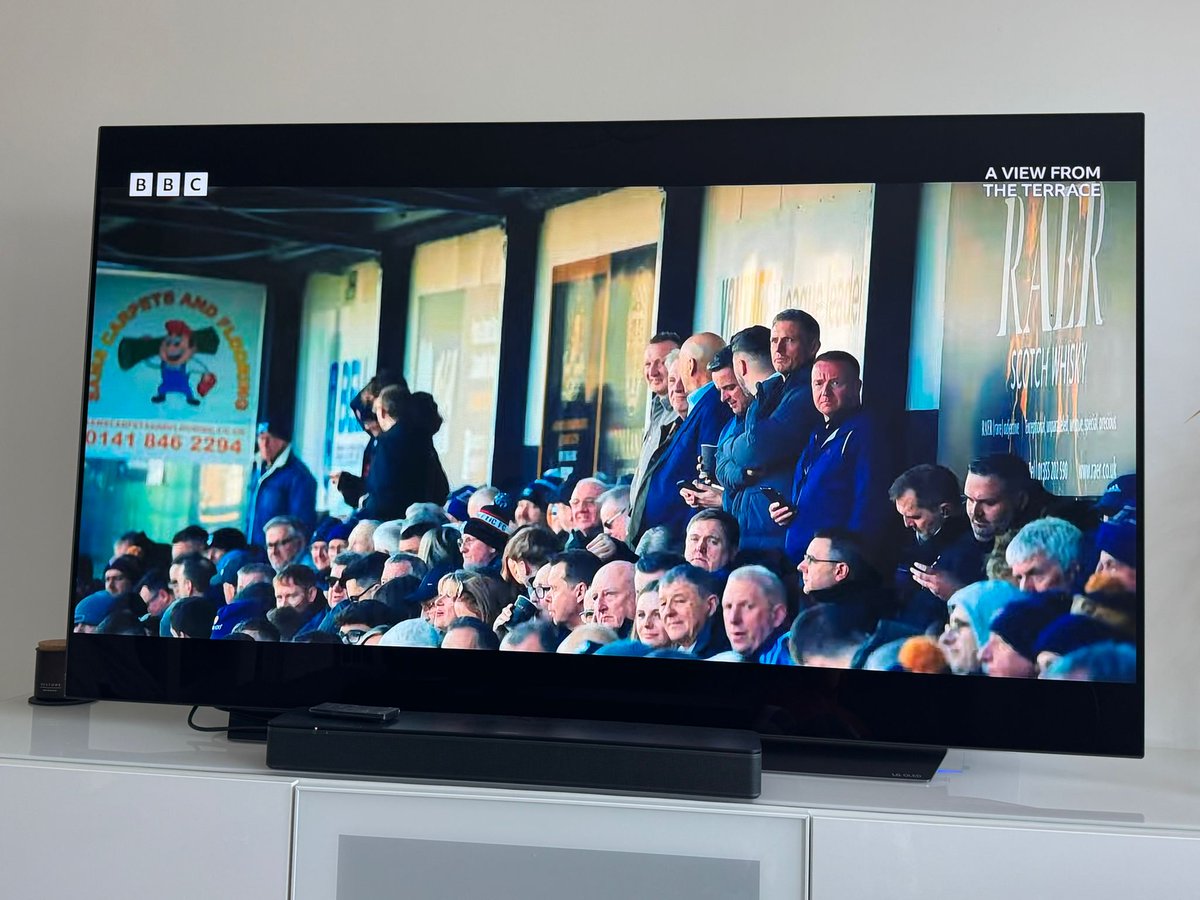 FitbaGeek's tweet photo. A face in the crowd! 🙄 https://t.co/I68yF5QG5l