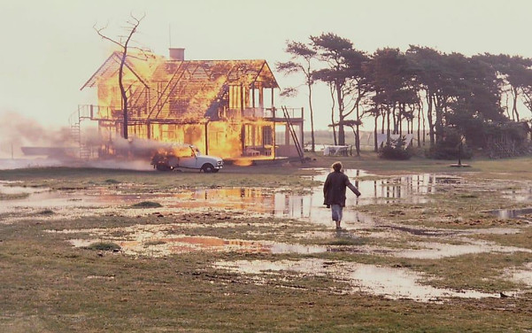 distractedfilm's tweet photo. “A poet is someone who can use a single image to send a universal message.”

—Andrei Tarkovsky https://t.co/A64lktmkrl