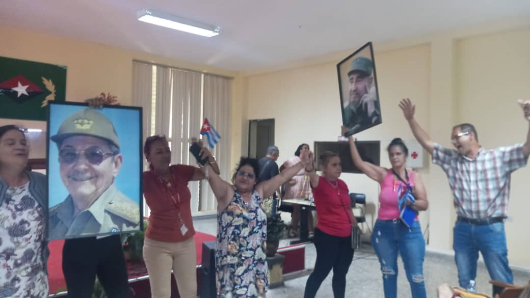 minalcuba's tweet photo. El @minalcuba efectua  Plenaria en saludo al 16 de Abril y 1ro de Mayo, los trabajadores alimentarios dijeron presente: por la soberanía, la producción y el compromiso con la Patria.
@AlbertoLopezcu 
@jorgeluisfa8jar https://t.co/ldYCOoc8BM
