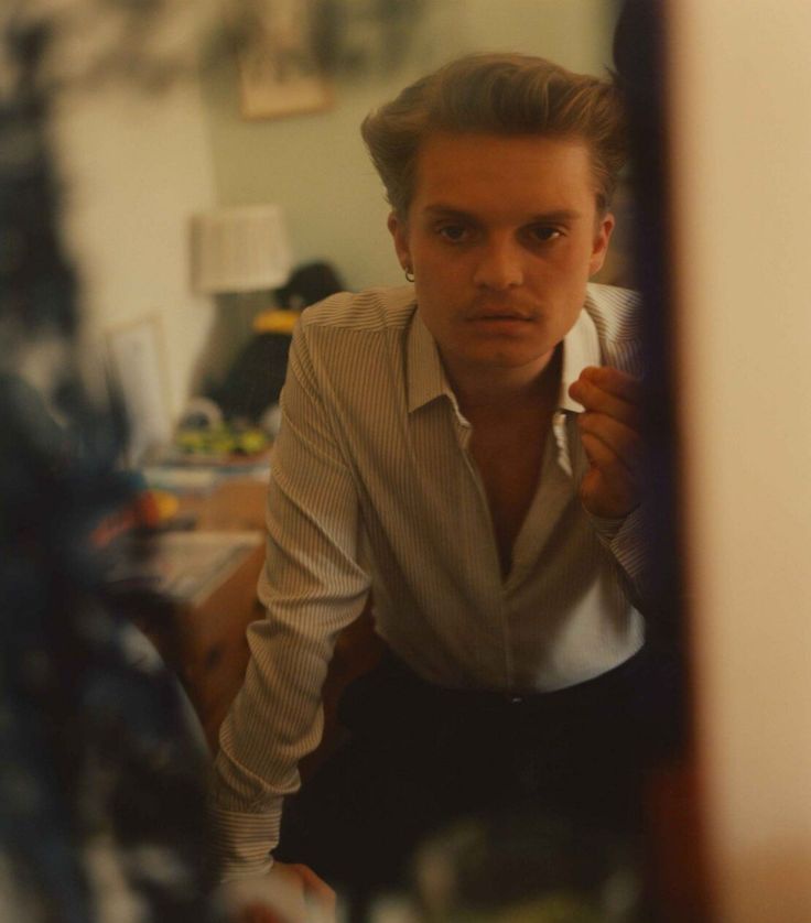 TheneverlandG's tweet photo. Tom with mirrors photoshoots is my favorite thibg https://t.co/abmUQnT5ae