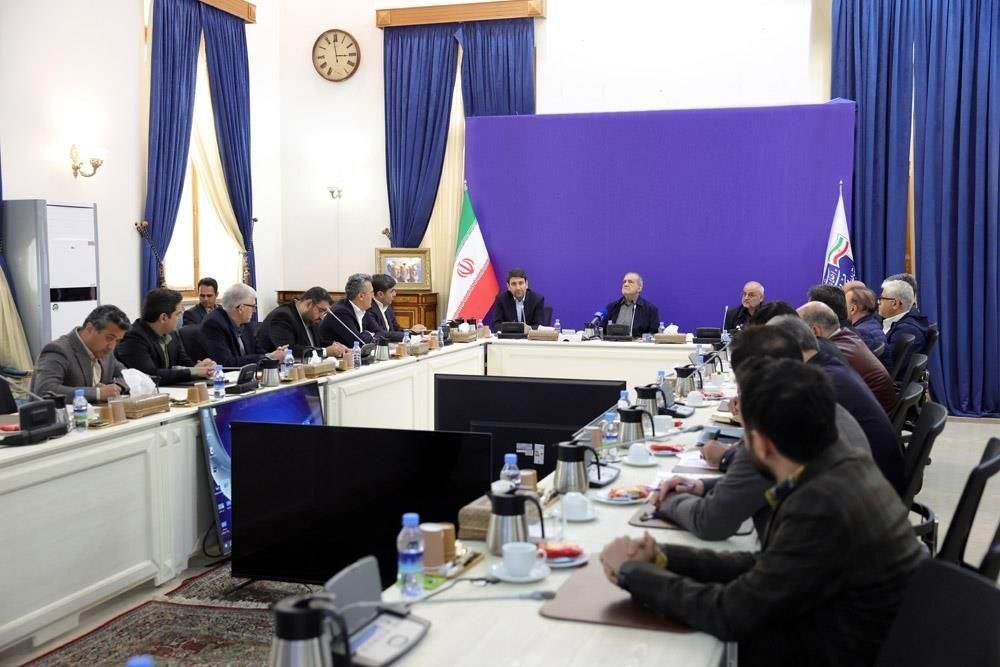 m_ghanavatii's tweet photo. امروز رئیس جمهور در وزارت ارتباطات از پایداری شبکه‌های ارتباطی کشور تمجید کرد
واقعاً زحمت‌کشان حوزه ارتباطات که در جنگ کمتر مورد توجه قرار می‌گیرن، از سربازان خط مقدم هستن.
اینو اهل فن میدونن که اگه خیلی از حملات سایبری دشمن دفع نمی‌شد، چه مشکلات بزرگی برای مردم پیش میومد
خداقوت. https://t.co/JrQhNtiojp