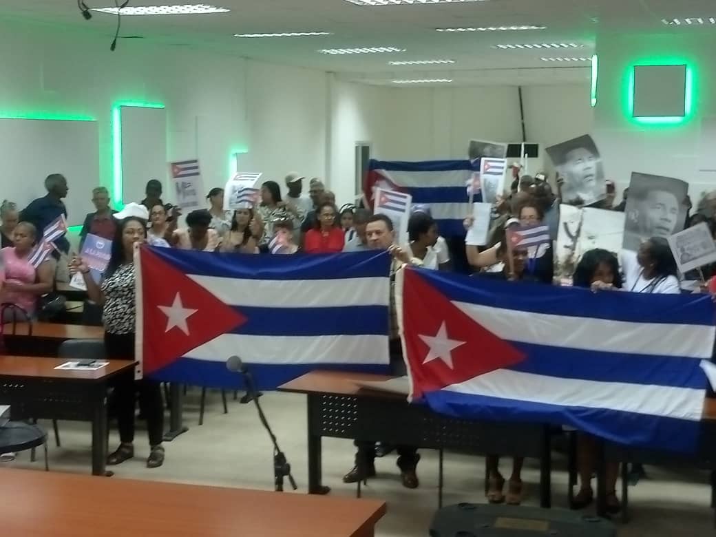 Desarrollada plenaria en la sede del <a href="/MincinCuba/">Comercio Cuba</a> presidida por <a href="/BetsyDazVelzqu2/">Betsy Díaz Velázquez</a> y <a href="/Yulian_SNTCGS/">Yulian Leon Rondon</a> para ratificar el compromiso con la Revolución el próximo 16 de abril y el 1 de mayo.
#ComercioCuba #LaPatriaSeDefiende #LaHabanaViveEnMí