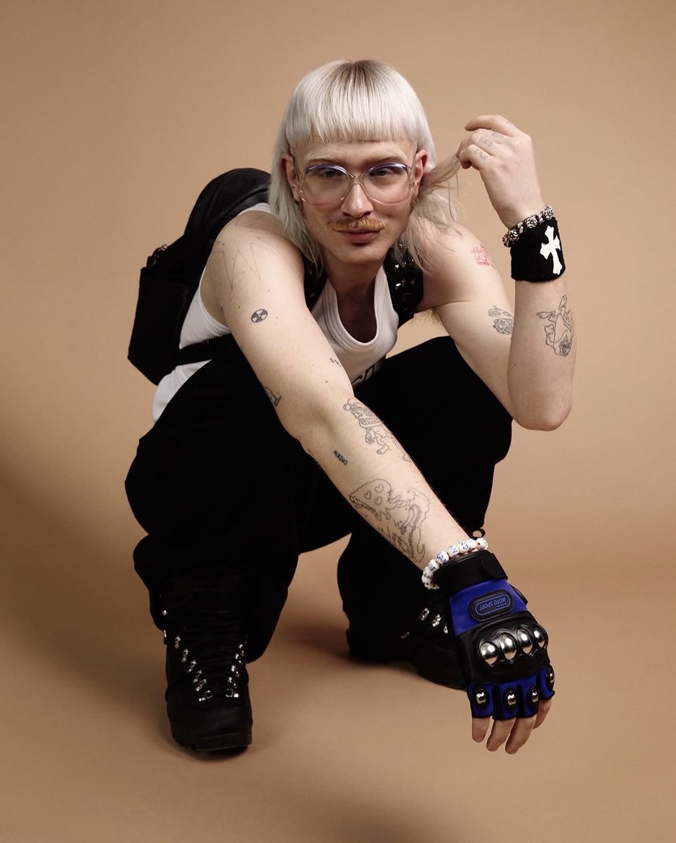 rozbujnnikk's tweet image. SHE'S FEMME DUTCH GIRL IM SHAKING